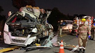 UFG emite nota de pesar após acidente de ônibus na BR-153 vitimar estudantes