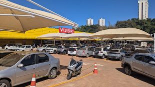 Unidade da Villefort fica localizada no bairro Jundiaí, no mesmo espaço que o antigo Bretas. (Foto: Davi Galvão)