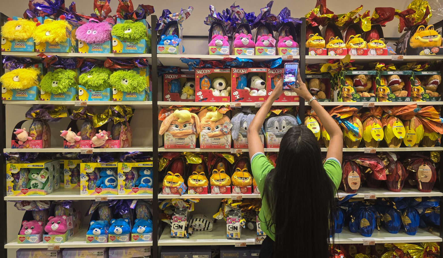 Criança aproveita o sono dos pais e compra mais de R$ 16 mil em brinquedos na Amazon