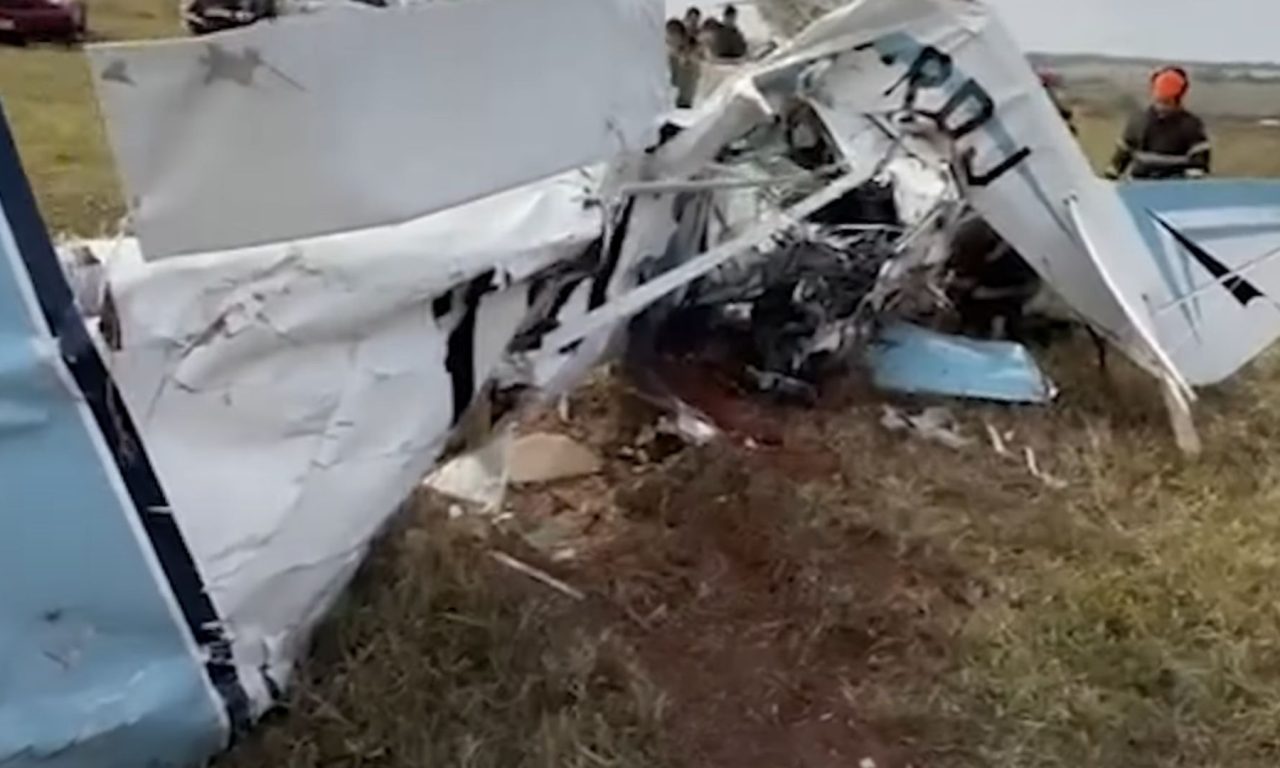 Aeronave caiu pouco após a decolagem.