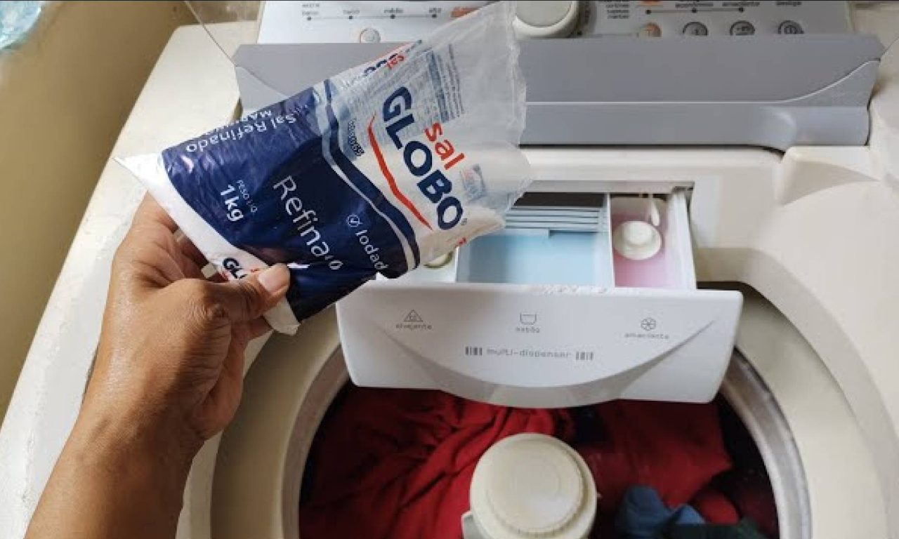 É por isso que as donas de casa estão colocando sal na máquina de lavar