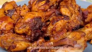 O segredo para uma coxinha de frango macia e suculenta (não vai óleo)