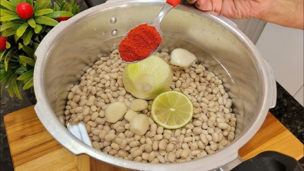 Saiba como deixar o feijão ainda mais saboroso na hora de cozinhar