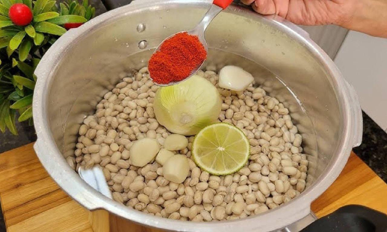 Saiba como deixar o feijão ainda mais saboroso na hora de cozinhar