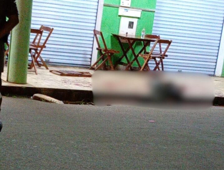 Homem é esfaqueado até a morte em frente a sorveteria em Anápolis