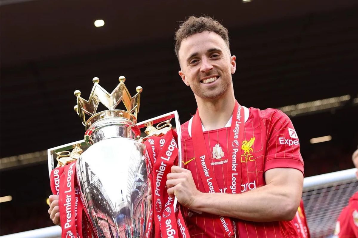Diogo Jota, atacante do Liverpool, morre em acidente de trânsito na Espanha