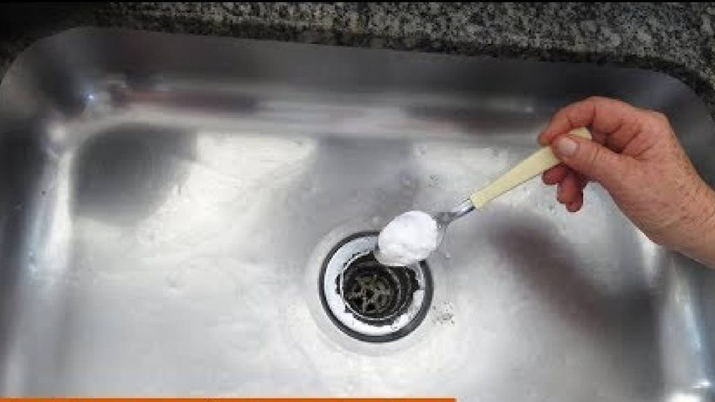 Como se livrar do mau cheiro na pia da cozinha