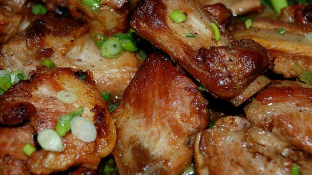 Aprenda a fazer uma deliciosa costelinha de porco com apenas 4 passos