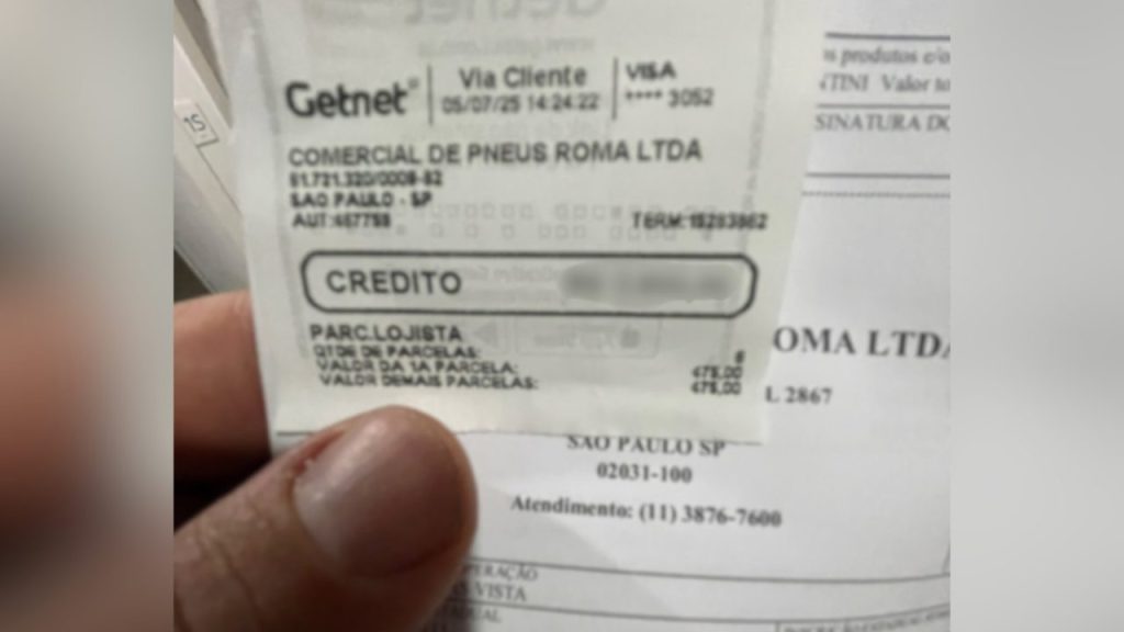 Motorista precisa trocar os pneus do carro e fica surpreso com o valor após a chegada da conta