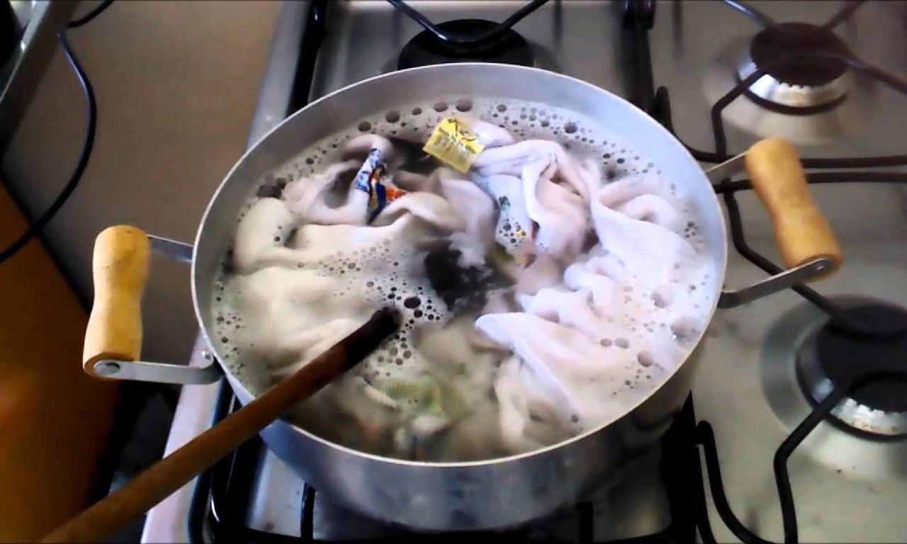 Como deixar os panos de prato da cozinha limpos e branquinhos