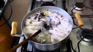 Como deixar os panos de prato da cozinha limpos e branquinhos