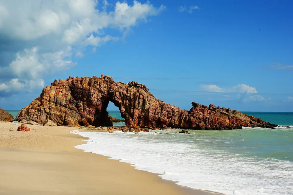 Conheça praia brasileira considerada uma das mais bonitas do mundo