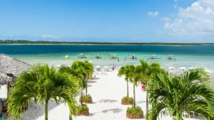 Conheça praia brasileira considerada uma das mais bonitas do mundo