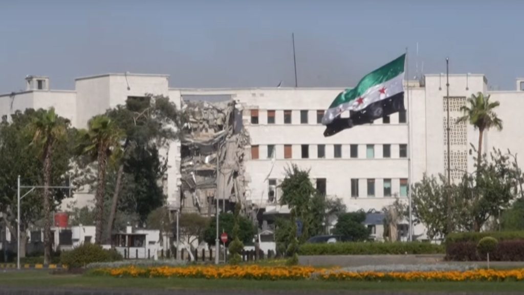 Dois ataques de drone atingiram o Palácio Presidencial da Síria.