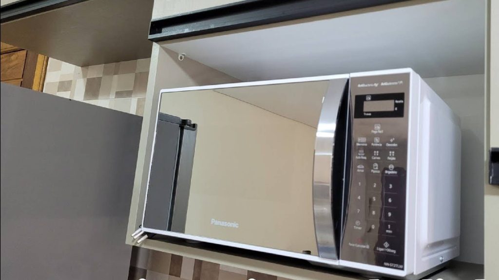 6 erros frequentes ao usar o micro-ondas que podem ser prejudiciais (não cometa mais!)