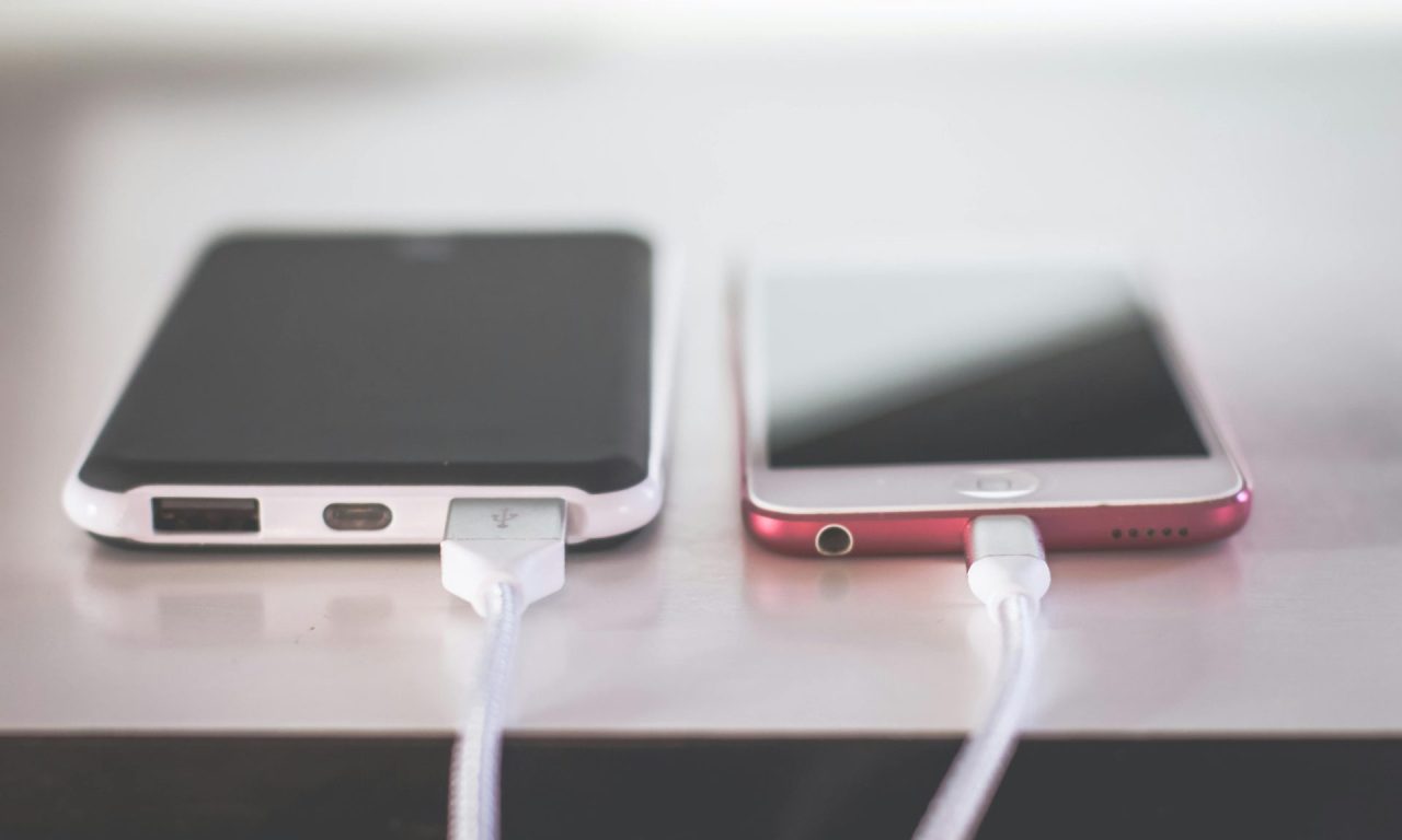 Funções pouco utilizadas do USB do seu celular (não serve só para carregar)
