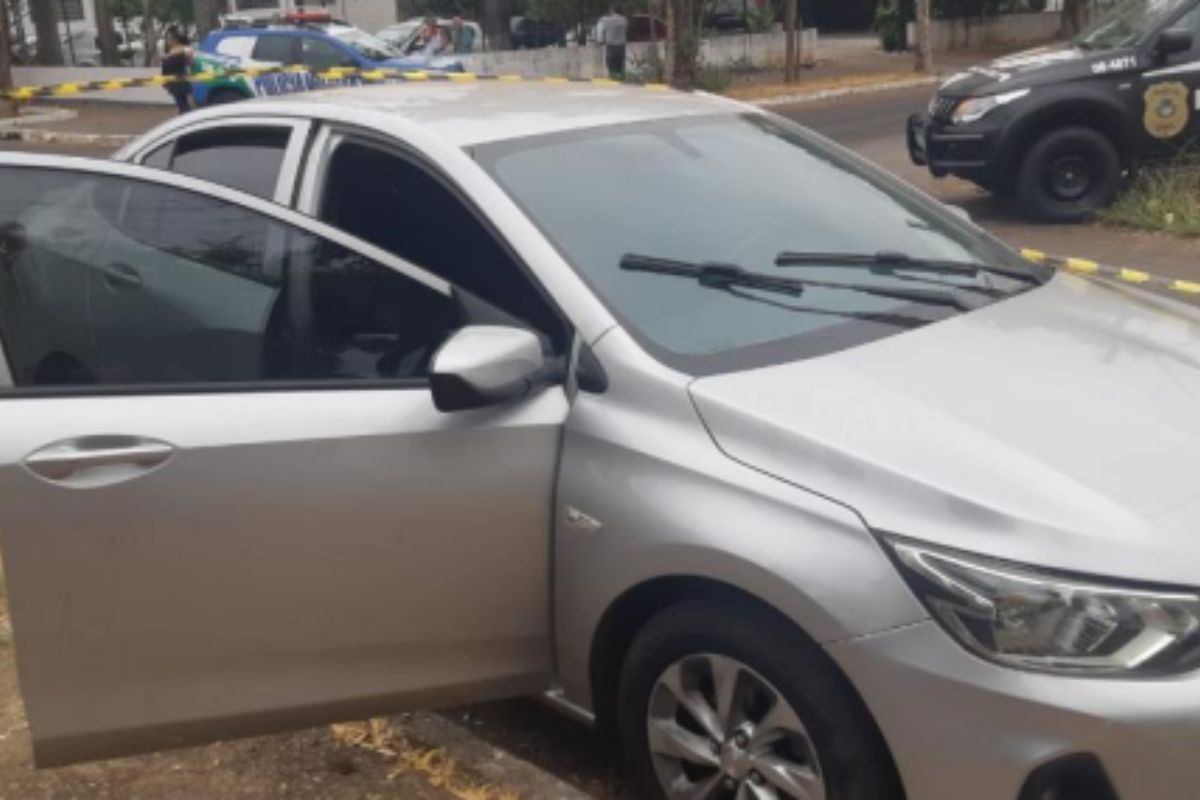 Motorista de app é encontrado morto dentro do próprio carro, em Goiânia