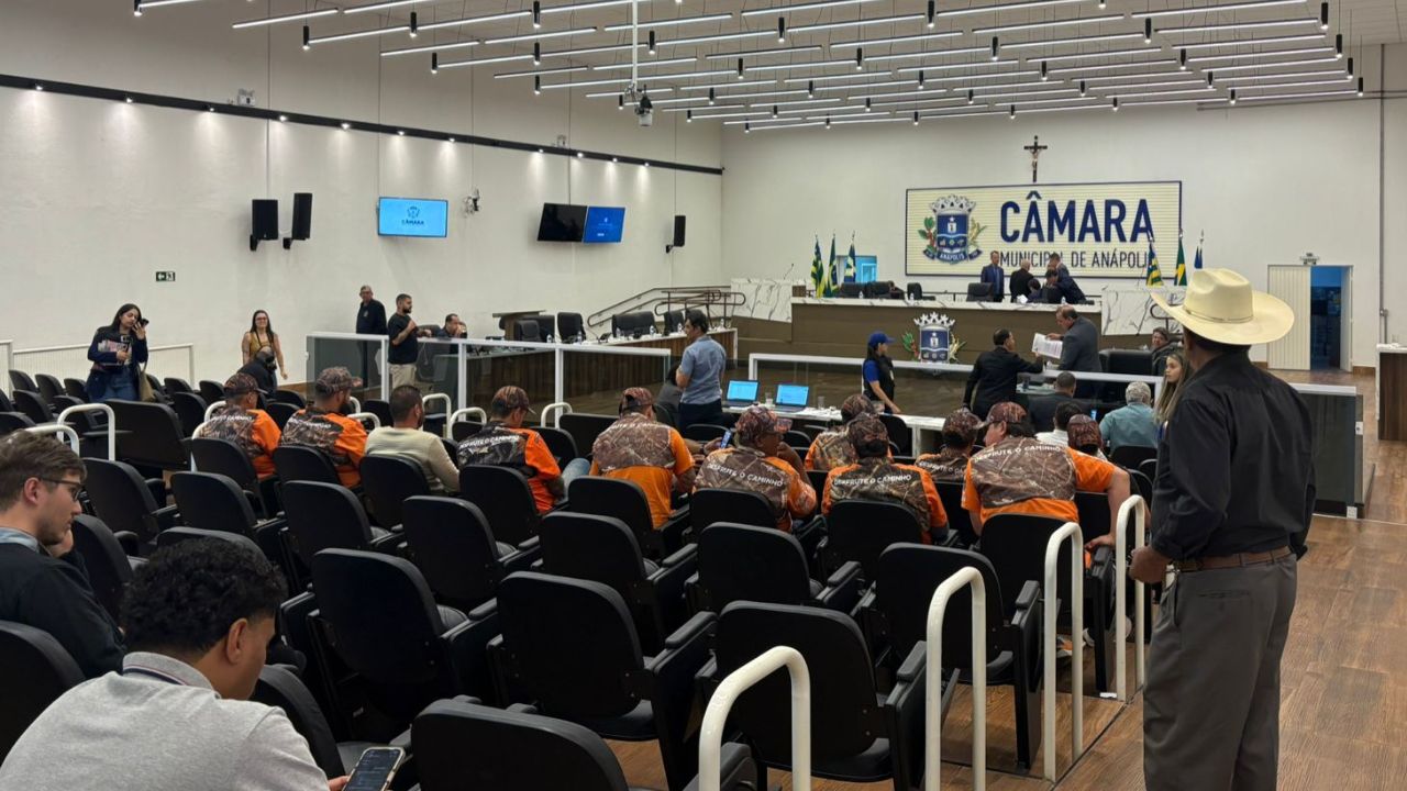 Legendários saem tristes após boicote na Câmara de Anápolis impedir a criação de um dia só para eles na cidade