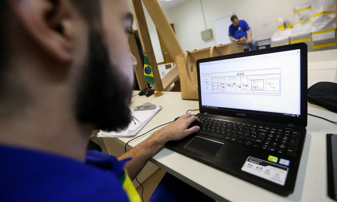 Mesmo com salário acima de R$ 5 mil, essa carreira atrai poucas pessoas no Brasil