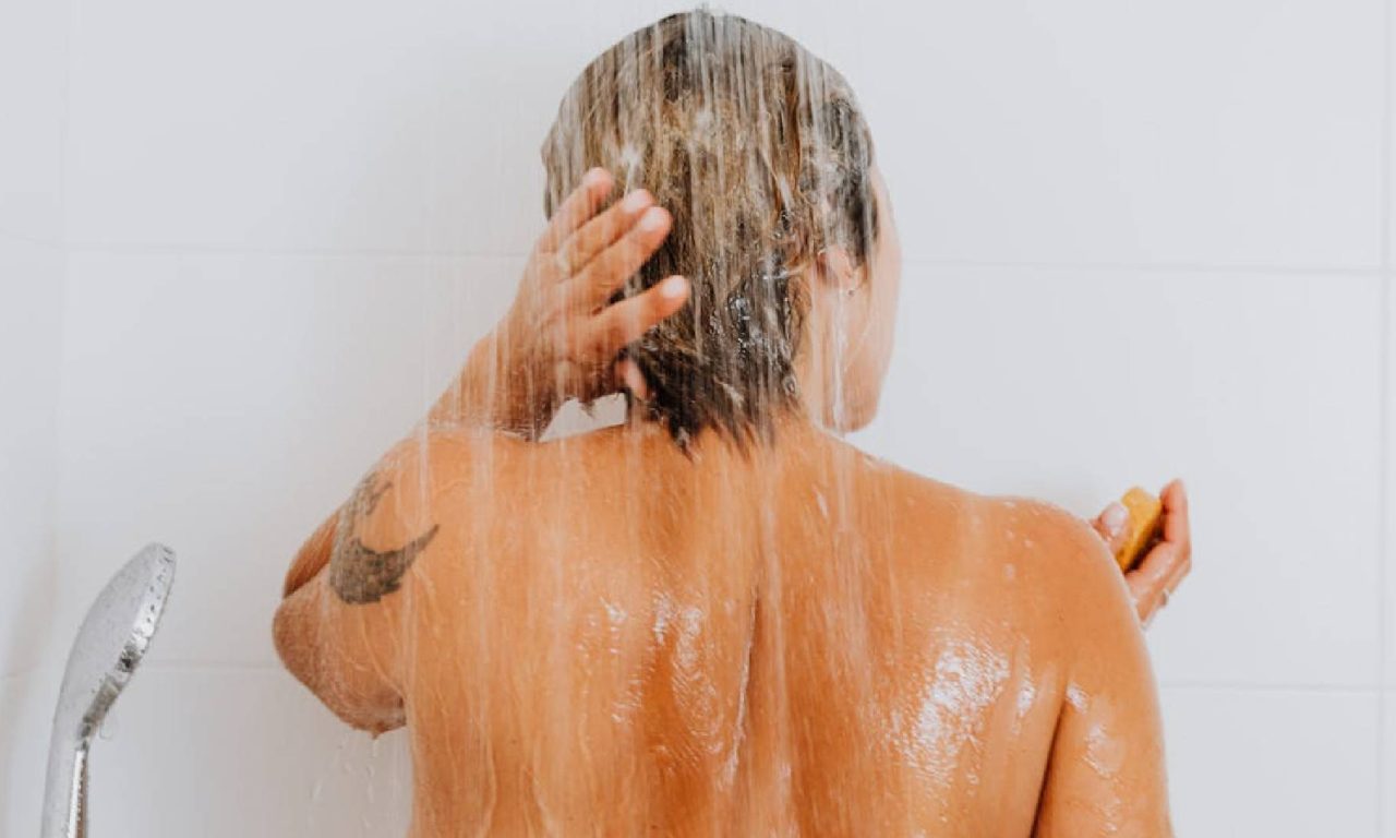 Qual o tempo ideal de banho para gastar menos água sem perder o conforto, de acordo com pesquisadores