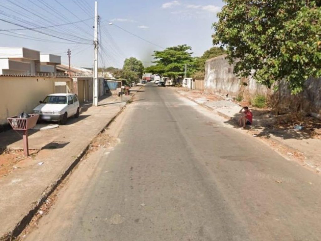 Pai e filha foram roubados no bairro Independência, a caminho da escola. (Foto: Google Street View)