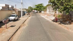 Pai e filha foram roubados no bairro Independência, a caminho da escola. (Foto: Google Street View)