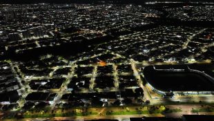 Iluminação pública de LED foi instalada em Anápolis. (Foto: Divulgação/Grupo F8)