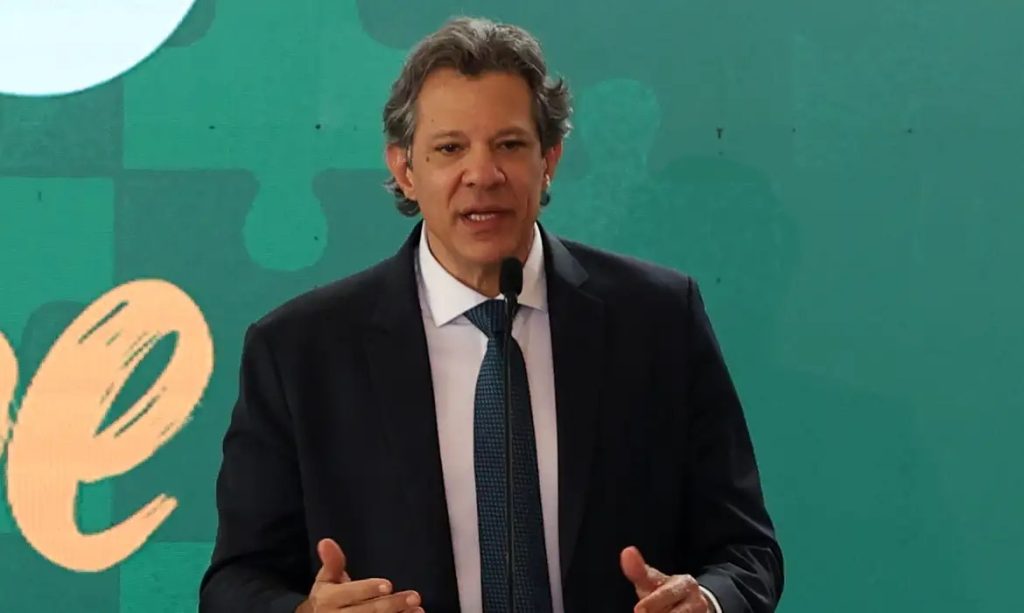 Haddad entrega hoje a Lula plano contra efeitos do tarifaço dos EUA