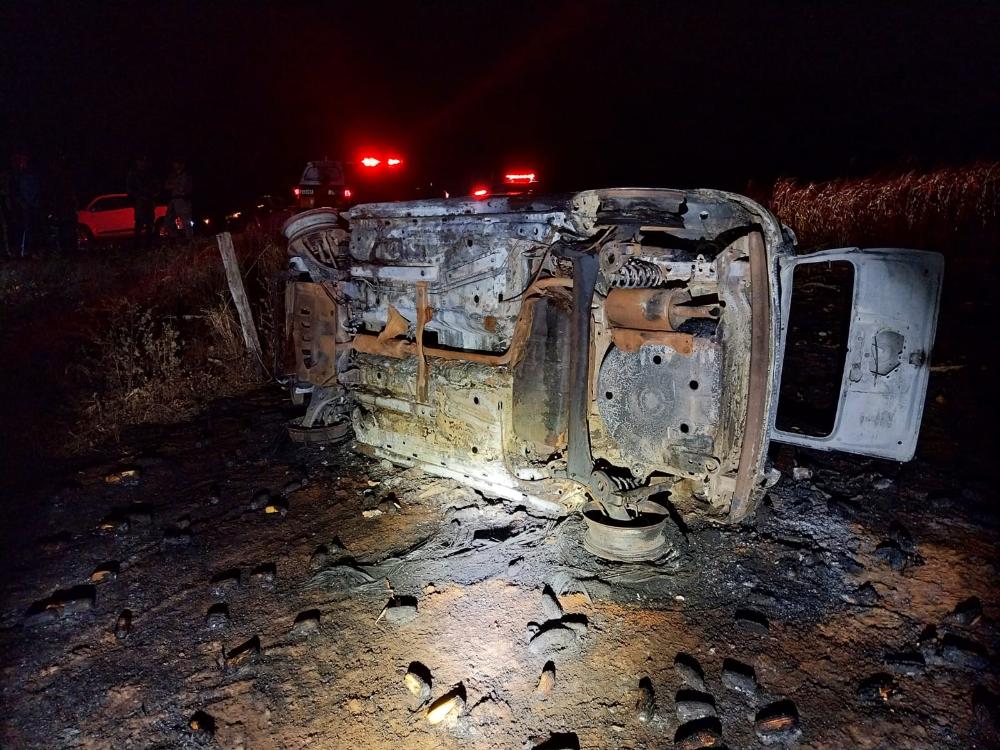 Emboscada: mulher é morta a tiros e homem fica gravemente ferido em rodovia goiana