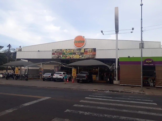 Unidade do Bretas foi alvo de fiscalização da Polícia Civil e da Vigilância Sanitária Municipal. (Foto: Google)