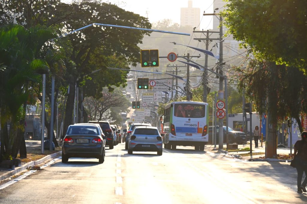 Mudanças na Avenida Universitária foram entregues nesta sexta-feira (29). (Foto: Divulgação)