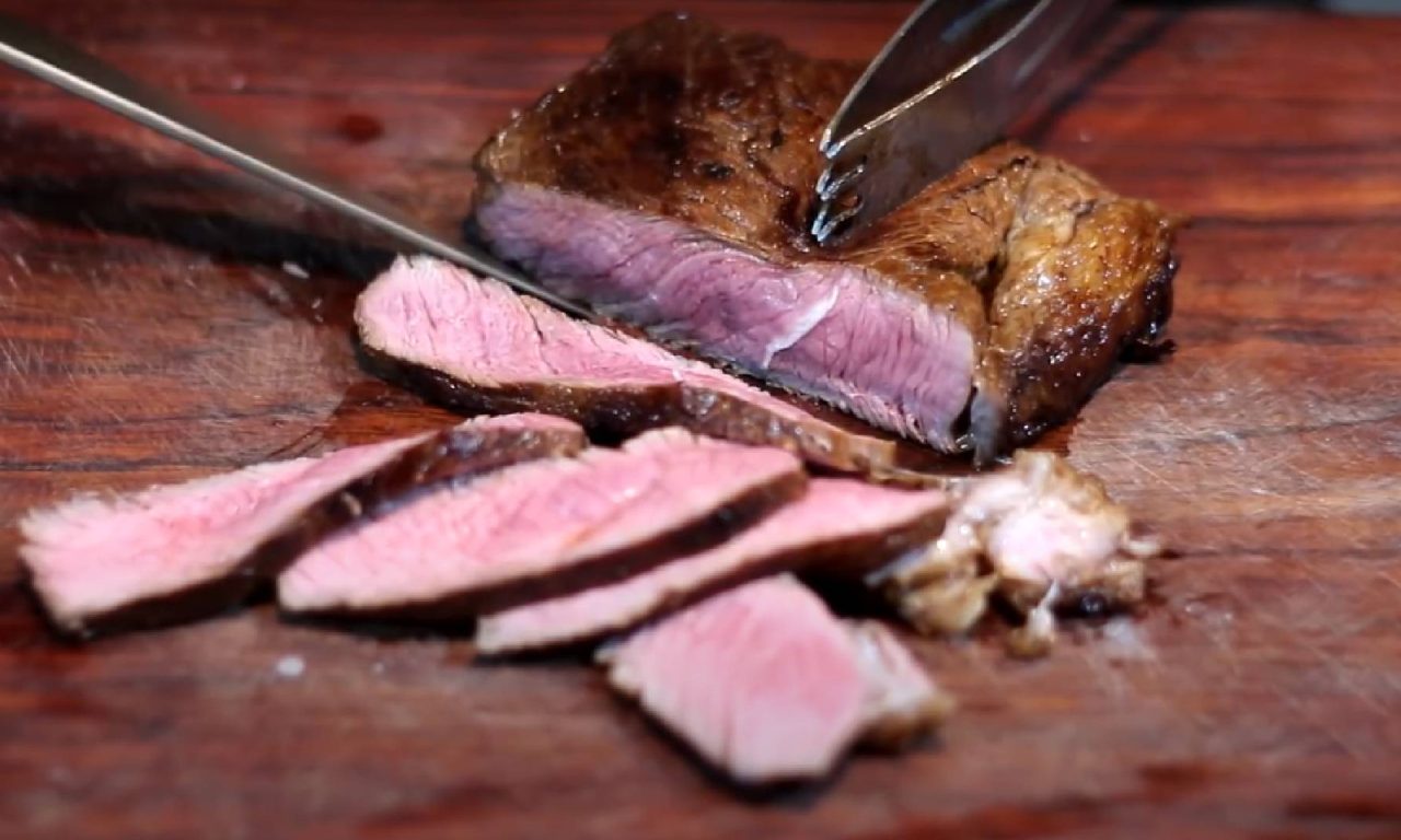 A carne que superou a picanha e virou a nova queridinha do churrasco