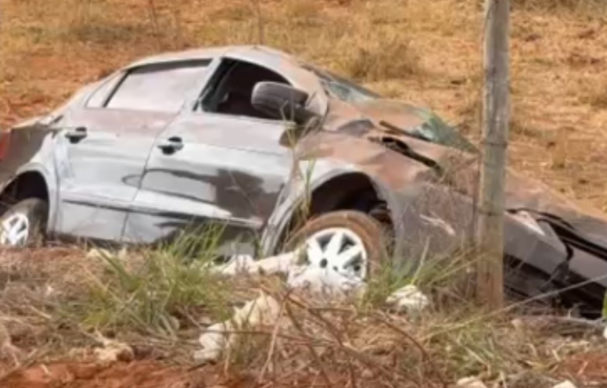 Motorista morre após colidir com carreta na GO-222, em Anápolis