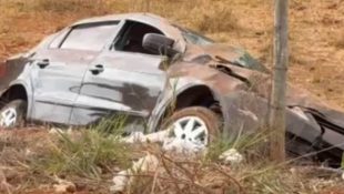 Motorista morre após colidir com carreta na GO-222, em Anápolis