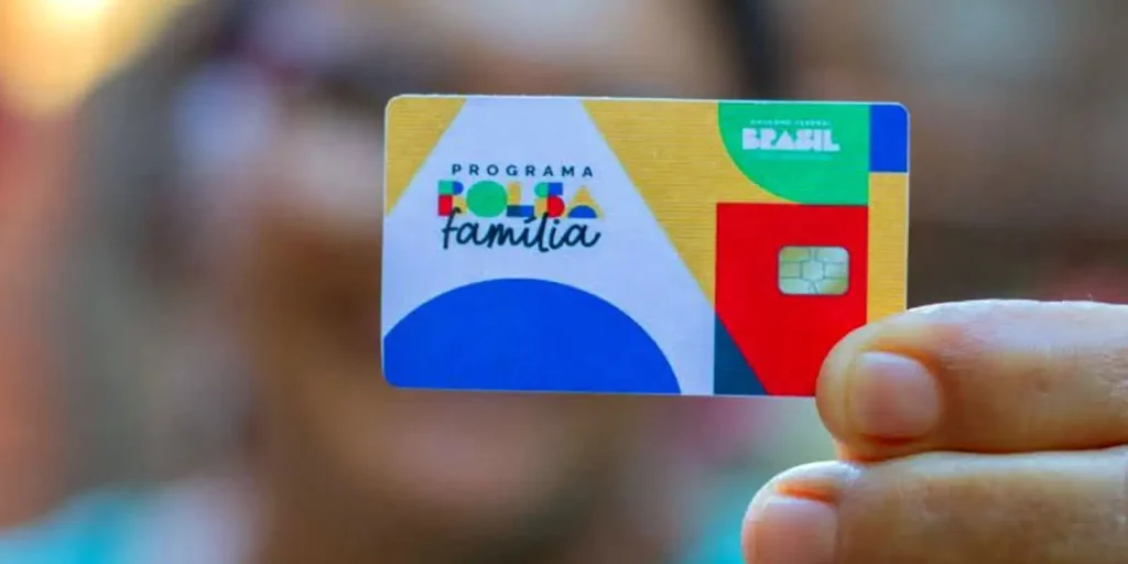 Quase 1 milhão de brasileiros serão excluídos do Bolsa Família neste mês; veja quem está na lista