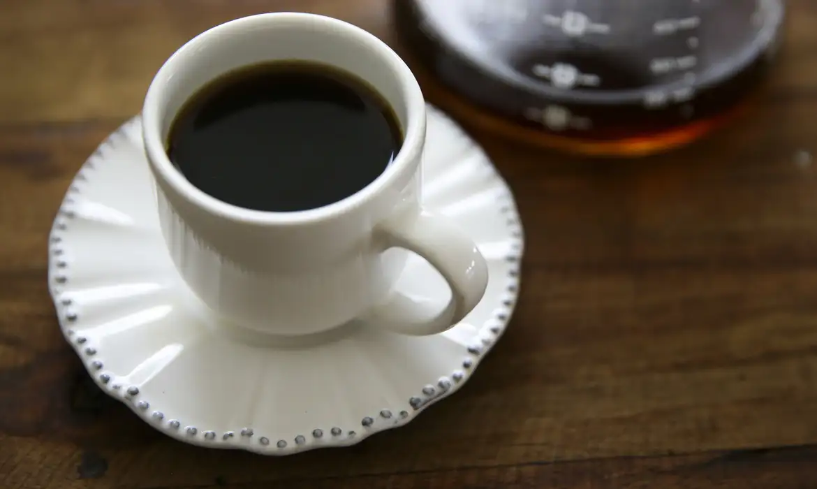 Conheça como é feito o café mais caro do mundo e avalie se vale mesmo a pena pagar o preço