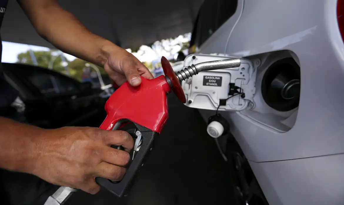 6 dicas práticas para melhorar o desempenho do seu carro e economizar combustível