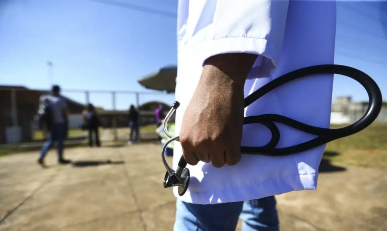 Cursos de medicina poderão ser suspensos. (Foto: Marcelo Camargo/Agência Brasil)