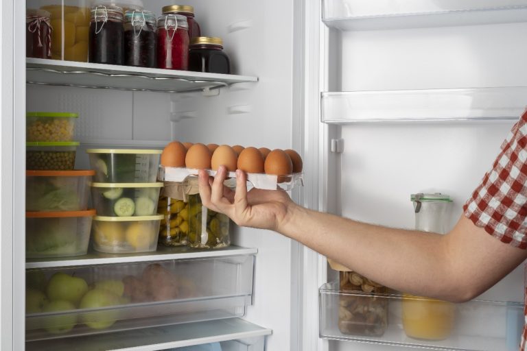 Geladeira cheia ou vazia: o que consome mais energia, segundo especialistas em eletrodomésticos