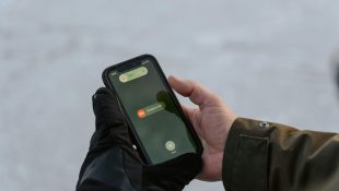 Está em perigo? Confira o truque para ligar discretamente para a polícia sem ninguém perceber