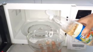 O segredo para limpar micro-ondas em 3 minutos sem esforço