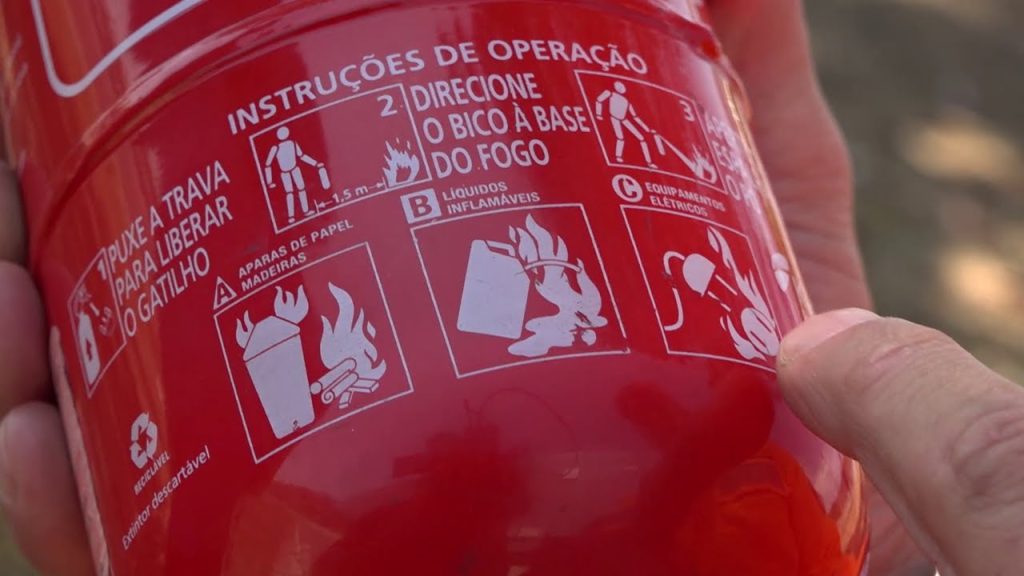Por que os carros modernos não têm mais extintores e o que muita gente só descobre quando precisa