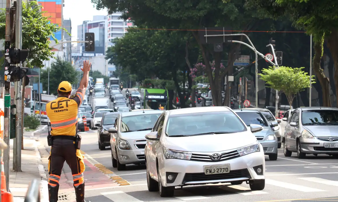 Motoristas de todo o país podem ser multados em até R$ 35 mil