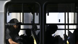 6 coisas que todo mundo já viveu dentro de um ônibus (e ninguém esquece)