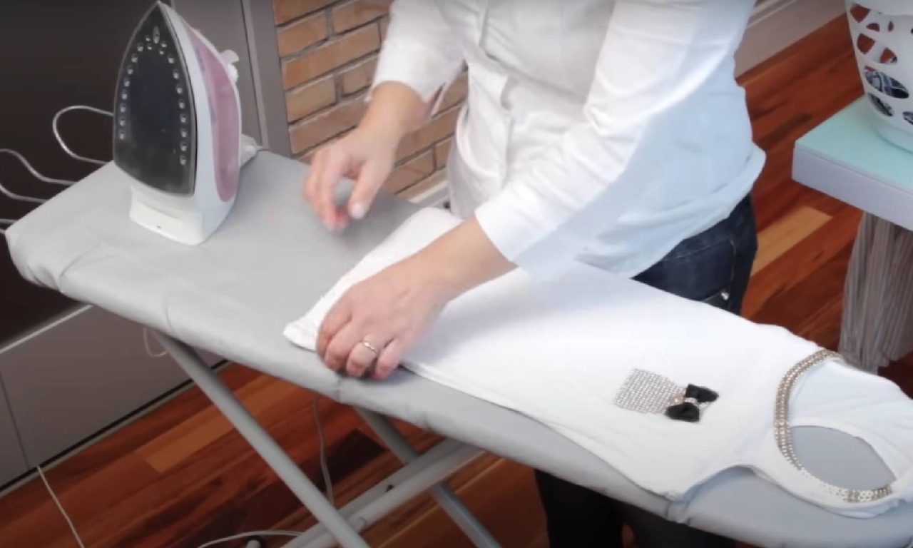 Descubra o erro que muita dona de casa comete na hora de passar roupa
