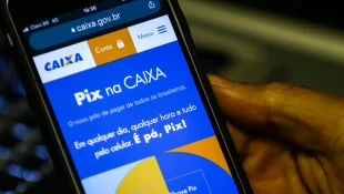 Caixa Tem vai liberar Pix de R$ 200 até 26 de agosto; confira quem recebe