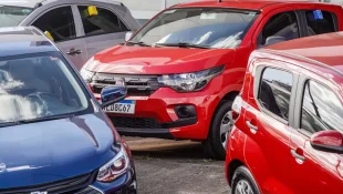 6 carros que são mais econômicos do que parecem (e tem um que quase ninguém quer comprar)