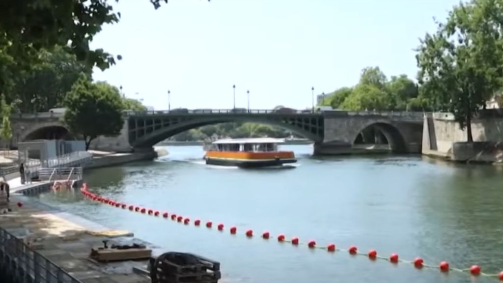 Rio Sena, na França. (Foto: Captura de Tela/Youtube/CNN Brasil)