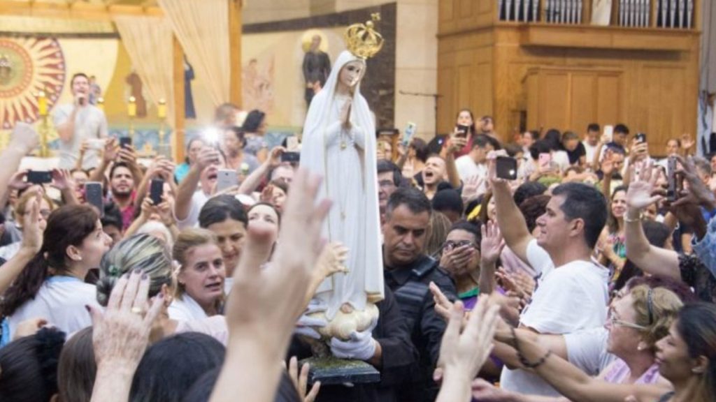 Imagem peregrina de Nossa Senhora de Fátima. (Foto: Santuário Basílica Sagrada Família)