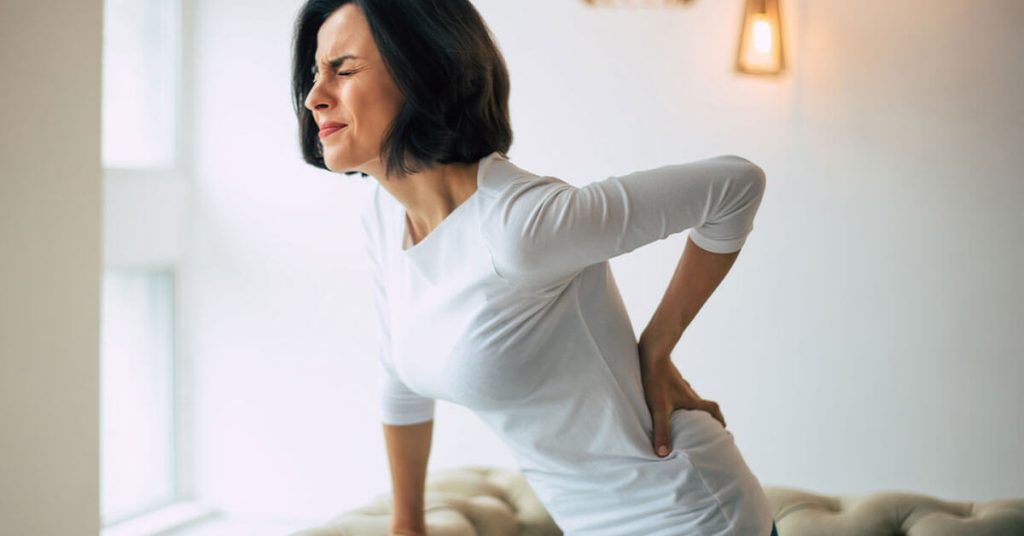 Nervo ciático comprimido na região lombar, causando muita dor